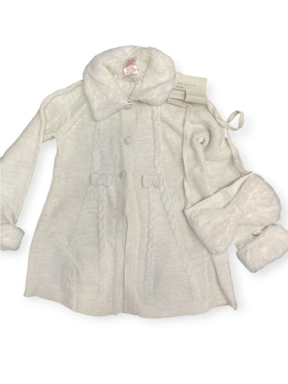 Max Studio
Max Studio Girls Knit Sweater
Coat Off-White Size 5-6